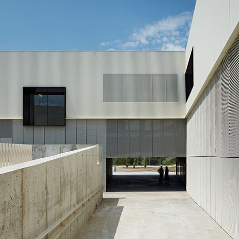Castellbisbal School by MMDM Arquitectes