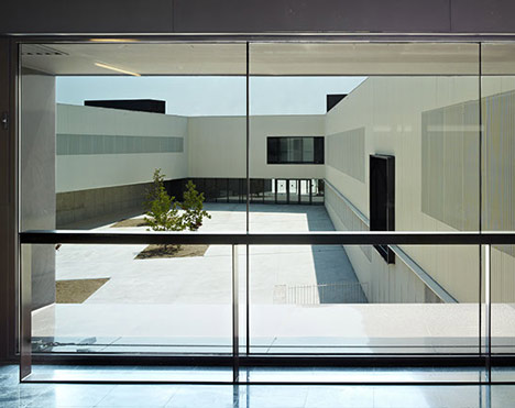 Castellbisbal School by MMDM Arquitectes