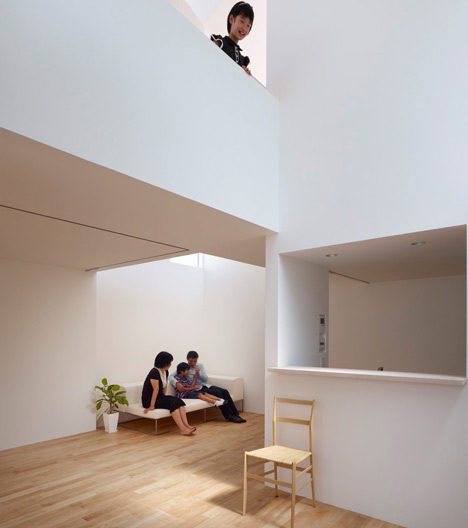 Complex House by Tomohiro Hata Complex House by Tomohiro Hata