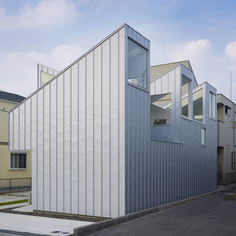 Complex House by Tomohiro Hata Complex House by Tomohiro Hata