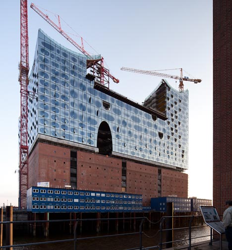 Elbphilharmonie by Herzog & de Meuron