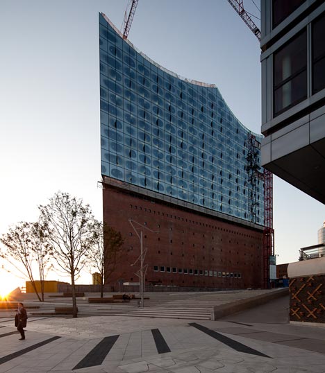 Elbphilharmonie by Herzog & de Meuron