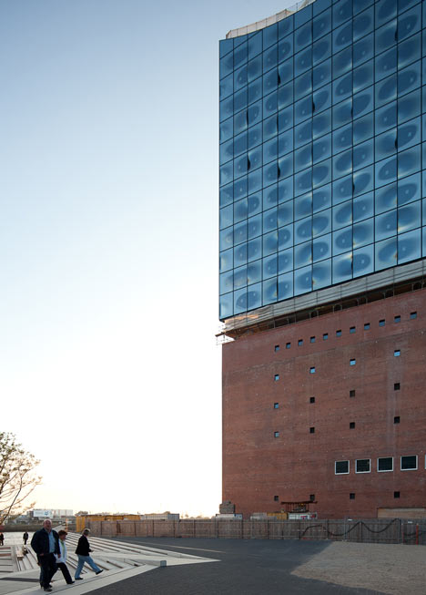 Elbphilharmonie by Herzog & de Meuron
