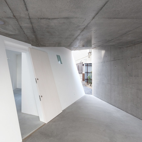 House Folded by Alphaville