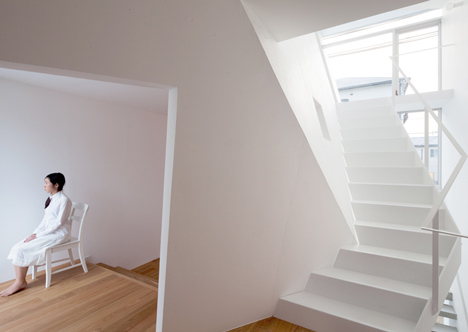 House Folded by Alphaville