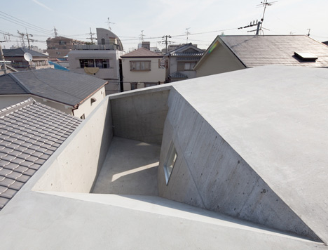 House Folded by Alphaville