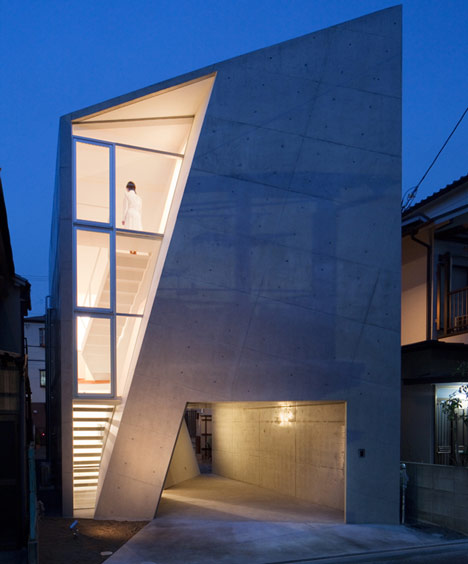 House Folded by Alphaville