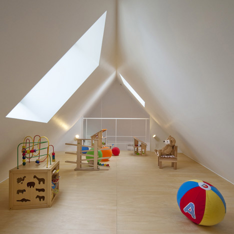 House in Horinouchi by Mizuishi Architect Atelier House in Horinouchi by Mizuishi Architect Atelier