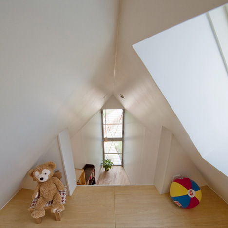 House in Horinouchi by Mizuishi Architect Atelier House in Horinouchi by Mizuishi Architect Atelier