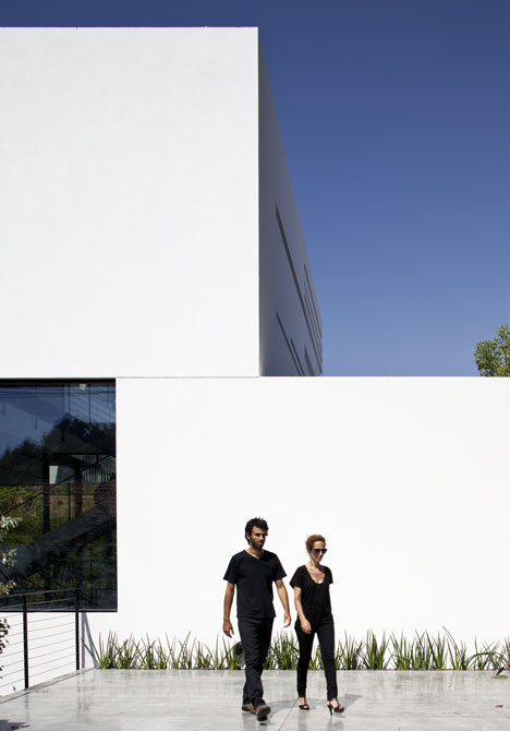 Box? Object? House! by Pitsou Kedem Box? Object? House! by Pitsou Kedem