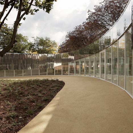 Crèche Binet by Béal and Blanckaert Crèche Binet by Béal and Blanckaert