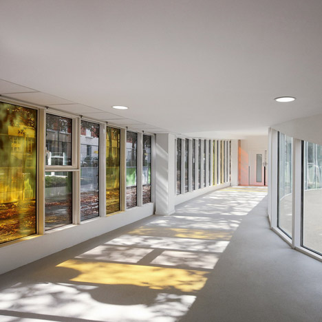 Crèche Binet by Béal and Blanckaert Crèche Binet by Béal and Blanckaert