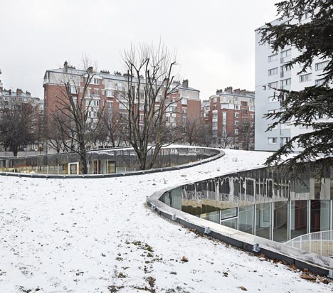 Crèche Binet by Béal and Blanckaert Crèche Binet by Béal and Blanckaert