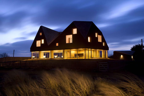 Dune House by Jarmund/Vigsnæs Architects and Mole Architects
