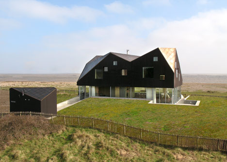 Dune House by Jarmund/Vigsnæs Architects and Mole Architects