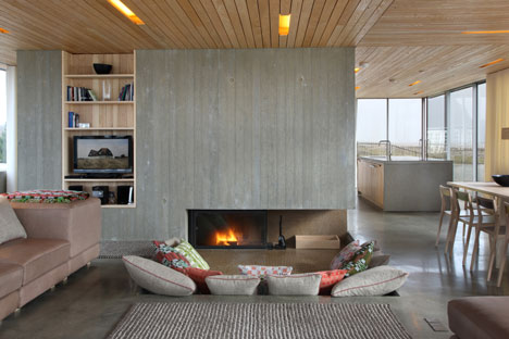 Dune House by Jarmund/Vigsnæs Architects and Mole Architects