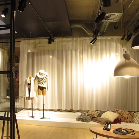 Esprit Lighthouse store by Reich und Wamser
