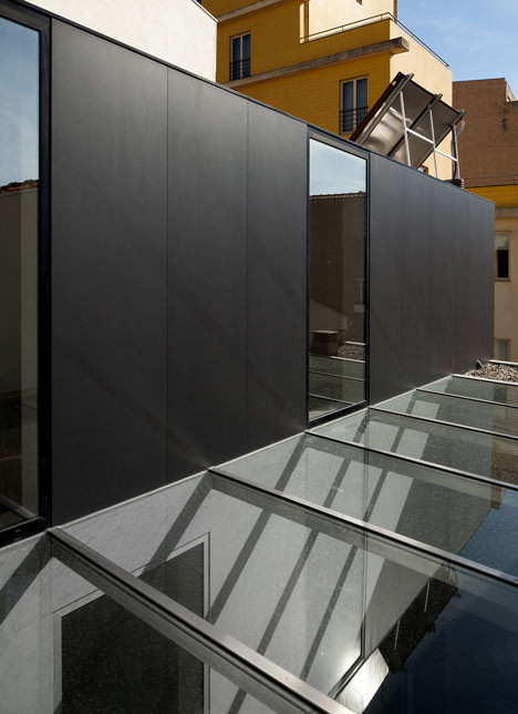 Frei Sebastião House by Arsónio Fernandez