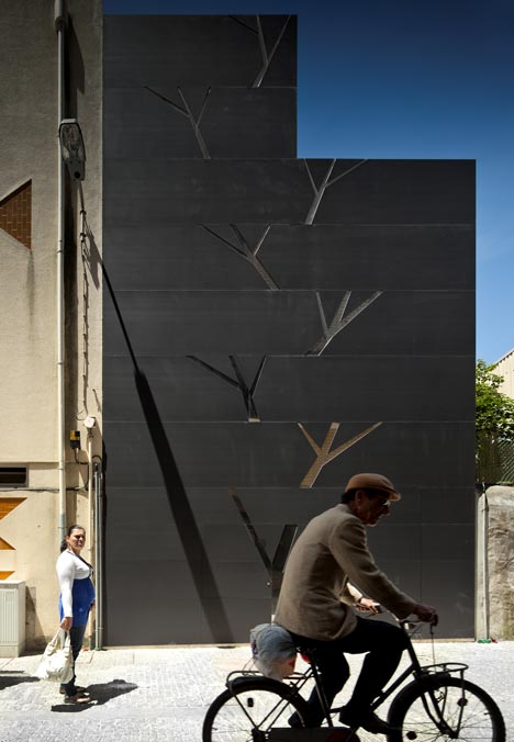 Frei Sebastião House by Arsónio Fernandez