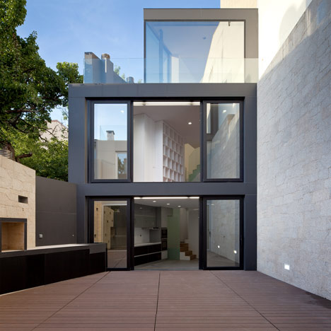 Frei Sebastião House by Arsónio Fernandez