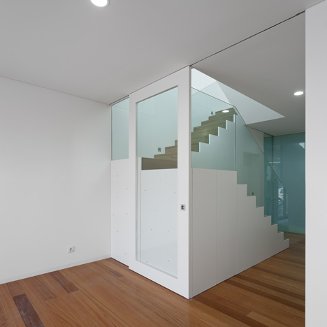 Frei Sebastião House by Arsónio Fernandez