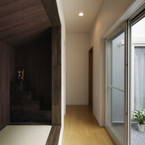 Hansha Reflection House by Studio SKLIM