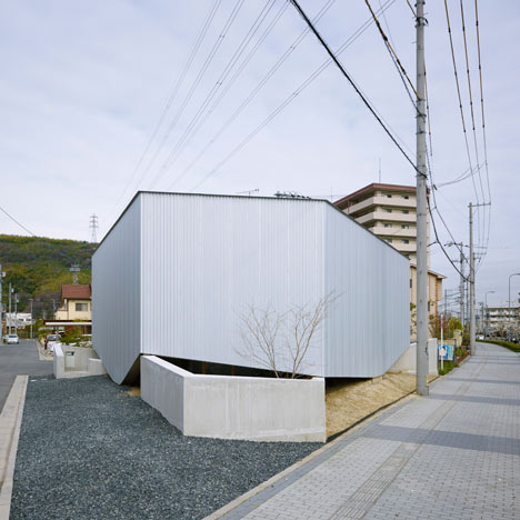 House in Saka by Suppose design office