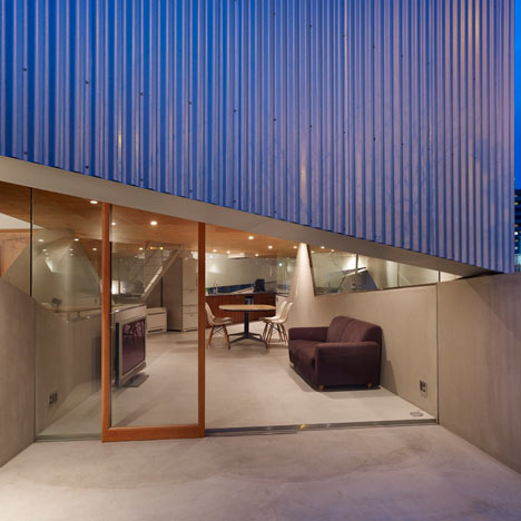 House in Saka by Suppose design office House in Saka by Suppose design office