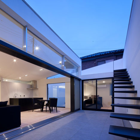 MUR by Apollo Architects and Associates