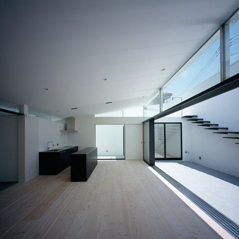 MUR by Apollo Architects and Associates