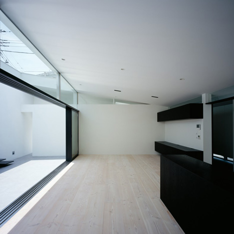 MUR by Apollo Architects and Associates
