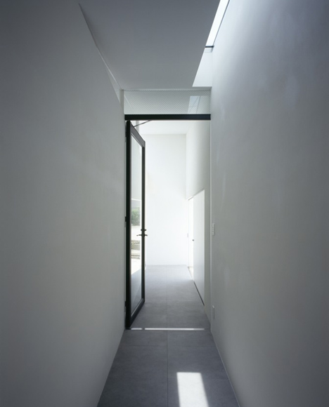 MUR by Apollo Architects and Associates