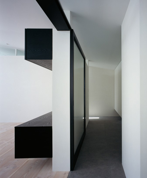 MUR by Apollo Architects and Associates
