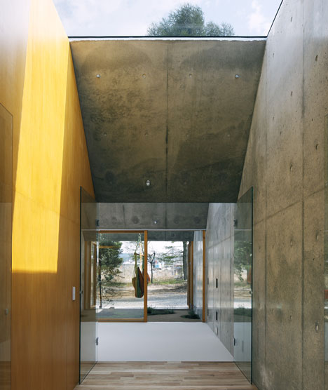 Outside In by Takeshi Hosaka