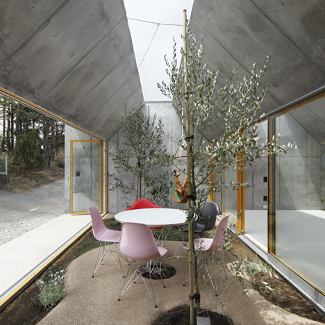 Outside In by Takeshi Hosaka