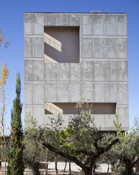 Protected Collective Houses in Toledo by TASH Protected Collective Houses in Toledo by TASH