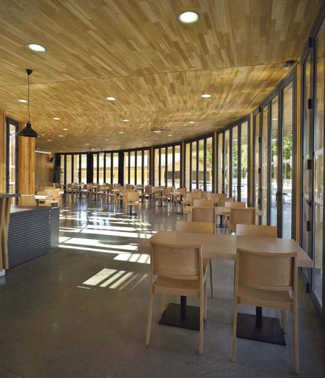 Restaurant and Theatre for La Rive Domain by Nadau Lavergne
