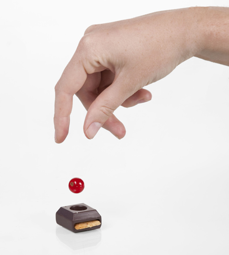 Sweet play by Elsa Lambinet