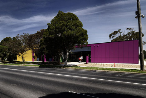 Avondale Heights Library & Learning Centre by H2o Architects