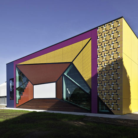 Avondale Heights Library & Learning Centre by H2o Architects