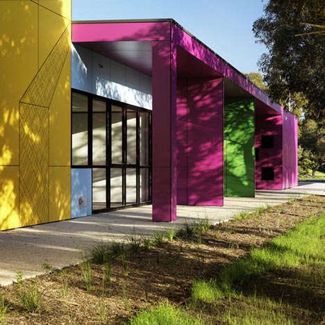 Avondale Heights Library & Learning Centre by H2o Architects
