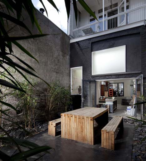 Black Pearl by Studio Rolf.fr with Zecc Architecten Black Pearl by Studio Rolf.fr with Zecc Architecten