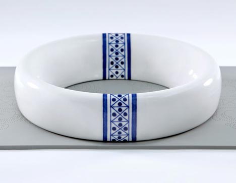 Blue D1653 by Arian Brekveld, Chris Koens and Damian O'Sullivan for Royal Delft