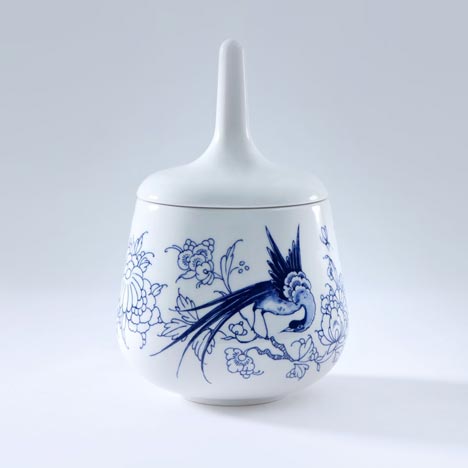 Blue D1653 by Arian Brekveld, Chris Koens and Damian O'Sullivan for Royal Delft