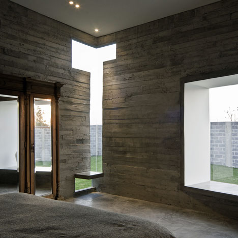 House for two artists by m + n arquitectos and Patricia Perera