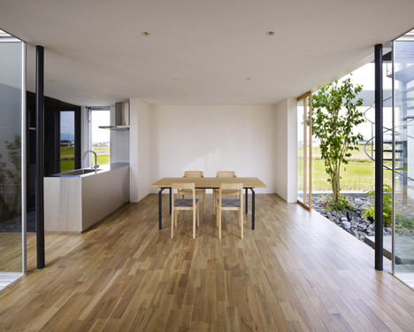 House in Masaki by Hayato Komatsu Architects House in Masaki by Hayato Komatsu Architects