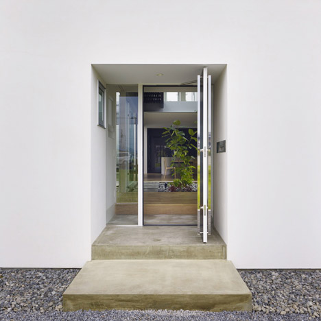 House in Masaki by Hayato Komatsu Architects House in Masaki by Hayato Komatsu Architects