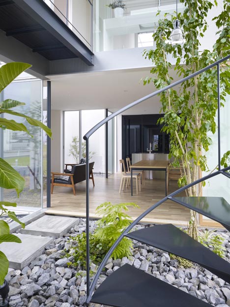 House in Masaki by Hayato Komatsu Architects House in Masaki by Hayato Komatsu Architects