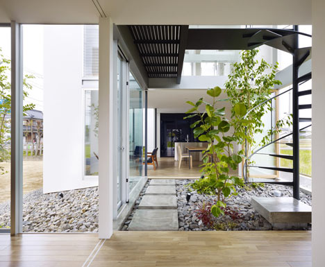 House in Masaki by Hayato Komatsu Architects House in Masaki by Hayato Komatsu Architects