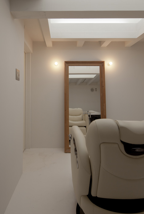 Salon by Takara Space Design